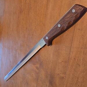 Wm A Rogers Vintage Serrated Carving Knife